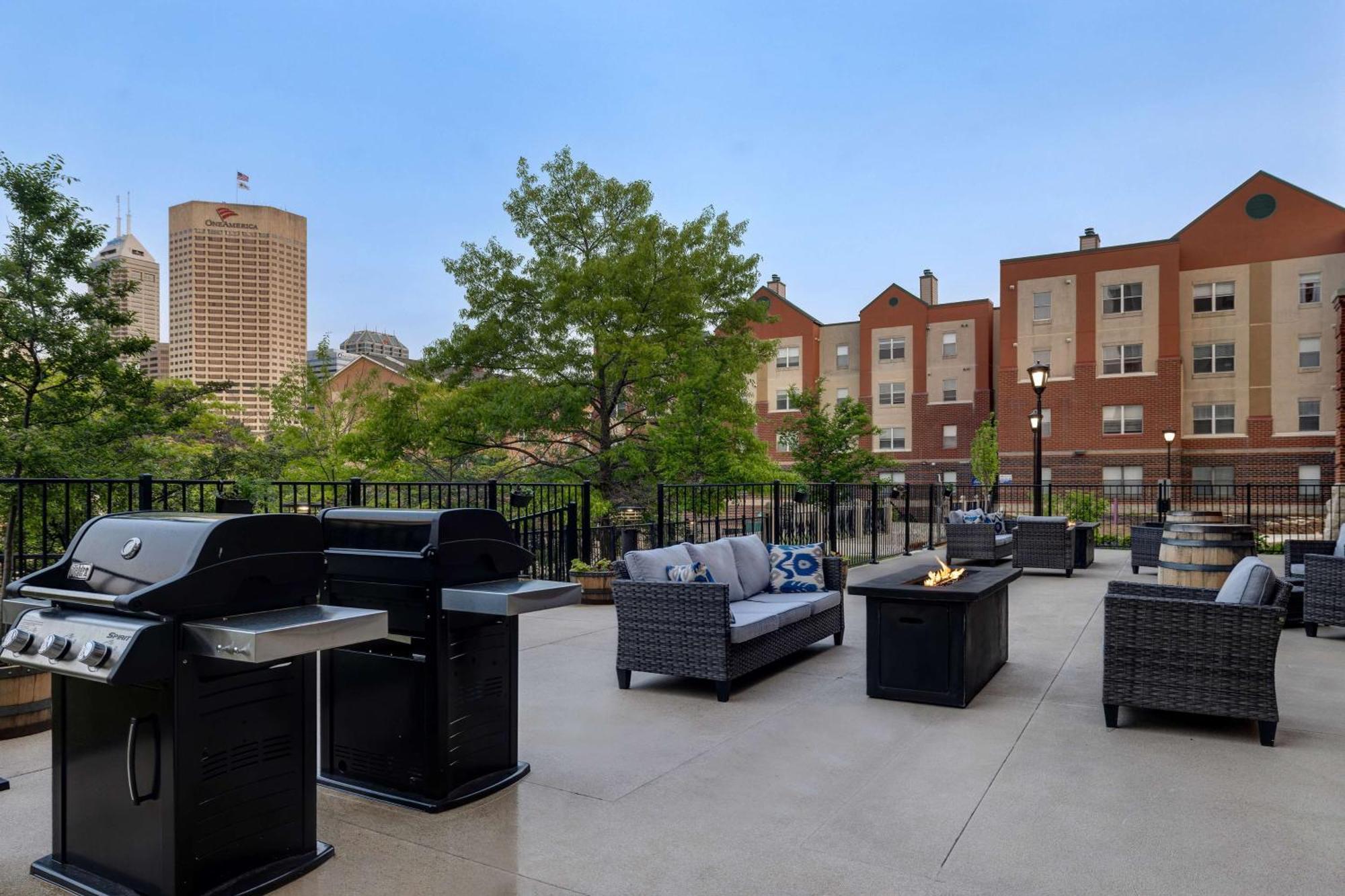 Hampton Inn Indianapolis Downtown Iupui Zewnętrze zdjęcie