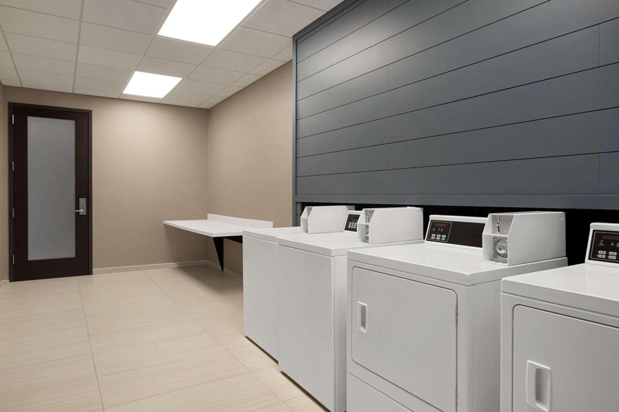Hampton Inn Indianapolis Downtown Iupui Zewnętrze zdjęcie